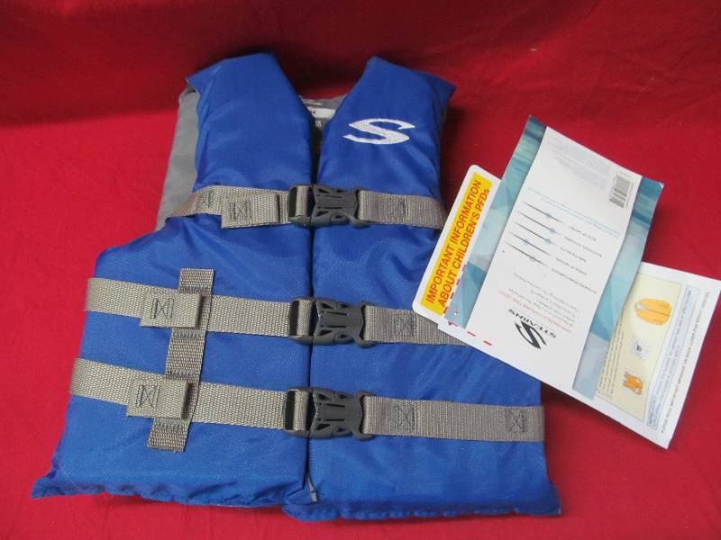 lot 9 image: life vest