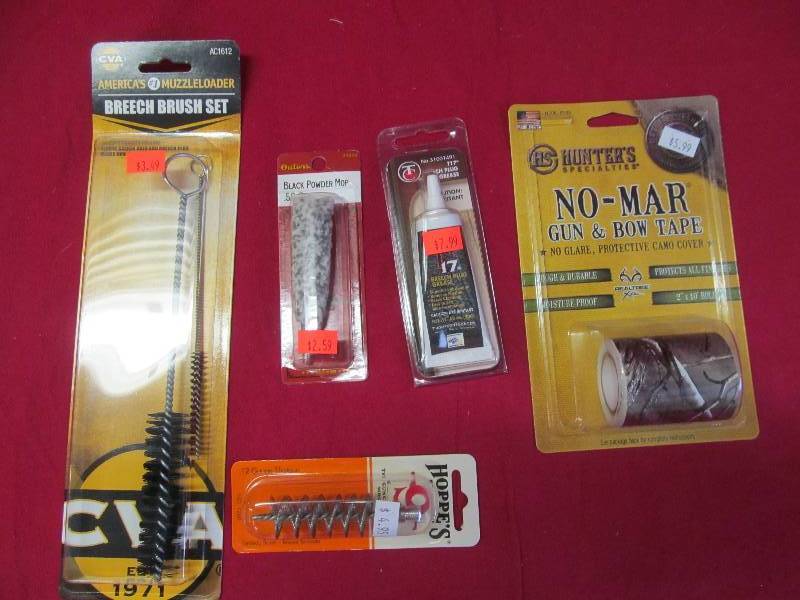 lot 60 image: muzzleloaders accessories
