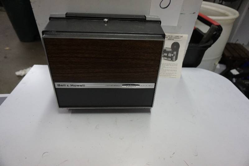 Bell & Howell Model 4662 8MM Super 8 Movie Projector With Case and Original PackingShipping Box