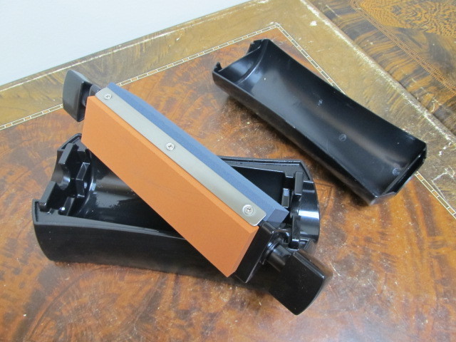 lot 37 image: NORTON Multi Oil Knife Sharpener - LIKE NEW