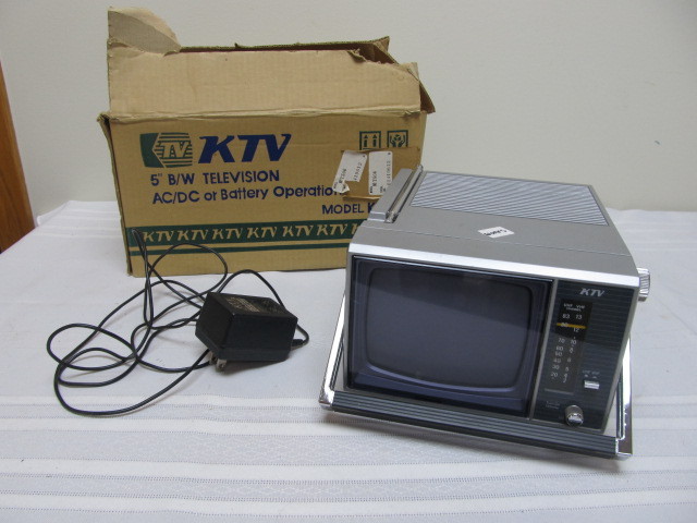 lot 50 image: Working Vintage KTV Television wBox