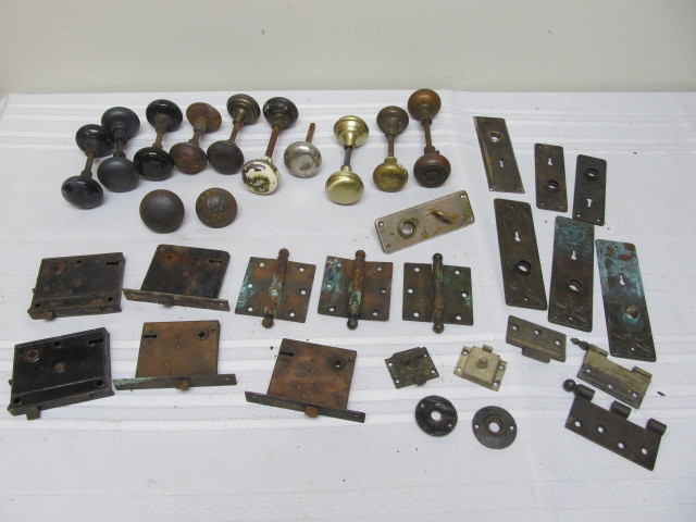 lot 62 image: Large Lot of NICE Antique Door Hardware