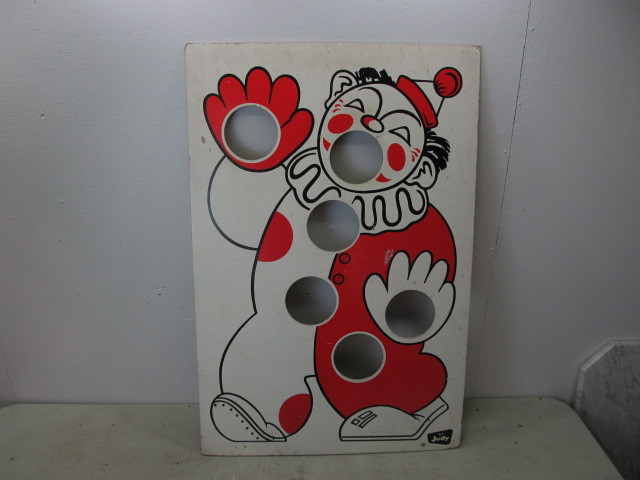 lot 66 image: Vintage Wood Carnival Beanbag Toss Game by Judy