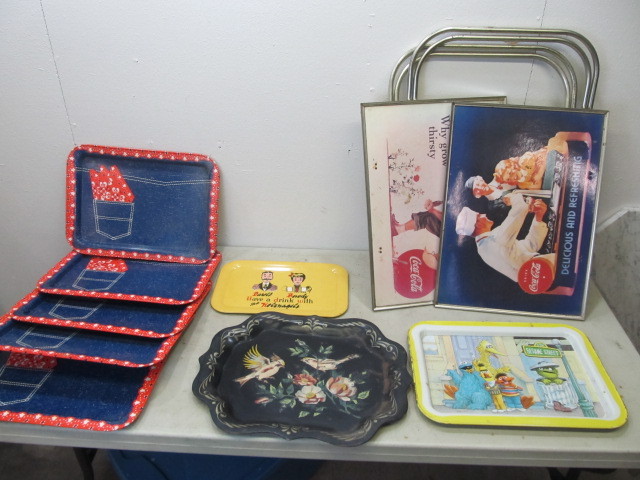 lot 77 image: Group of Vintage Serving Trays