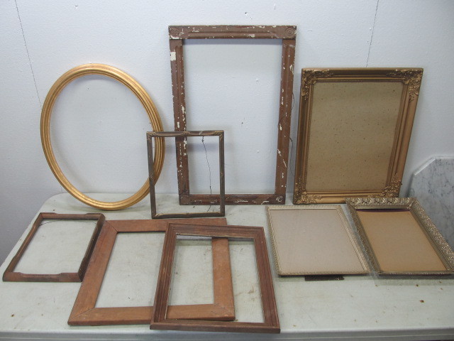 lot 79 image: Lot of Vintage Wood & Brass Picture Frames