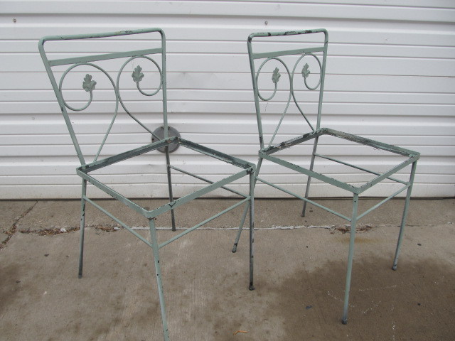lot 81 image: Pair of Vintage Painted Metal Patio Chairs