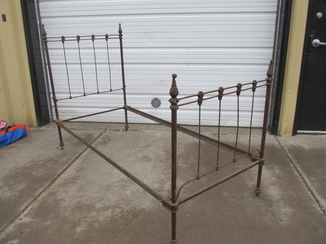 lot 82 image: Antique Cast Iron Twin Size Bed Frame