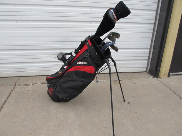 lot 88 image: Golf Clubs wNice Ogio Bag