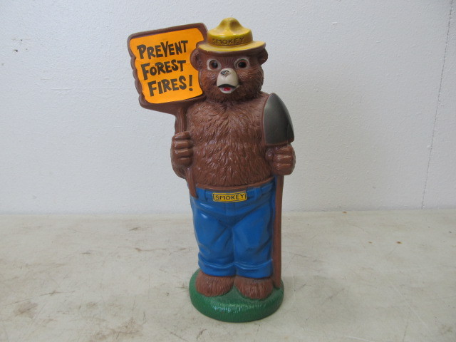 lot 104 image: Vintage 1972 Smokey Bear Coin Bank
