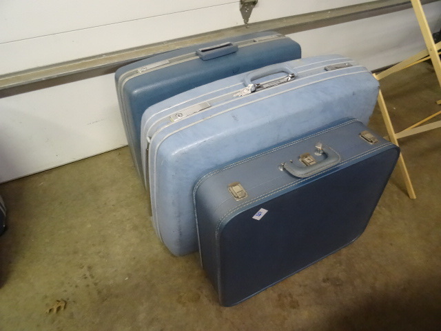 3 suit cases...