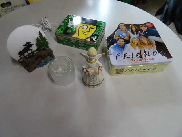 Friends trivia game. Night light. A...