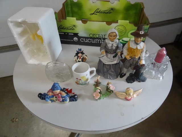 Misc figurines and glassware...