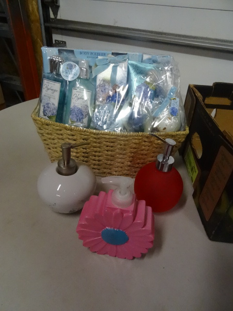 Hydrangea bath and body set. Soap dispensers. Perfume bottles