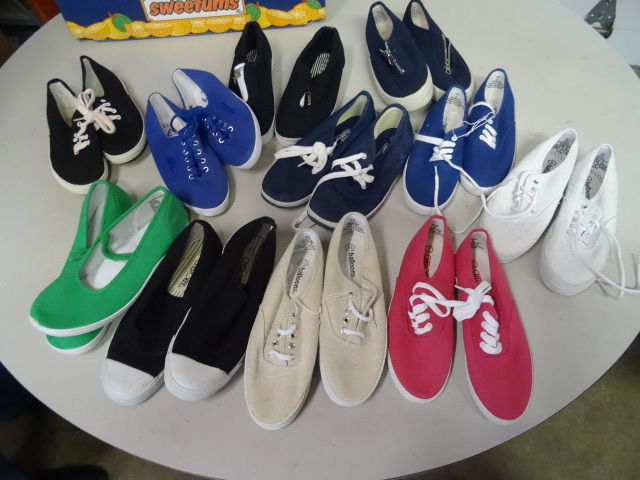 Misc shoes. Like new. Size 3 to 5 12