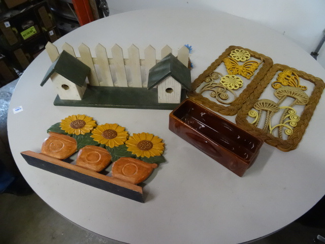 Misc wall hanging dcor