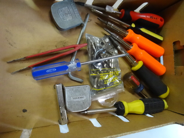 Misc screwdrivers and allen wrenche...