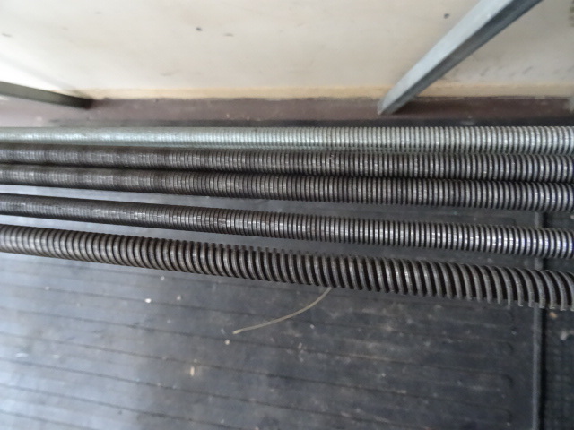 5 pieces og 516 threaded rod.