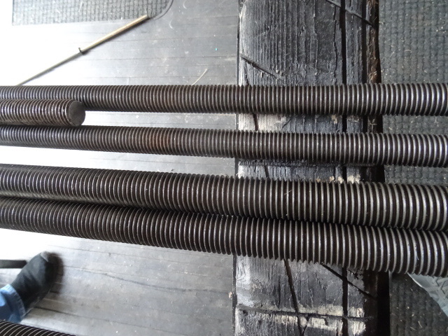 3 pieces of 78 and 3 pieces of 58 threaded rod.