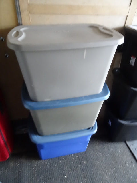 3 Sterilite 18 gal tubs