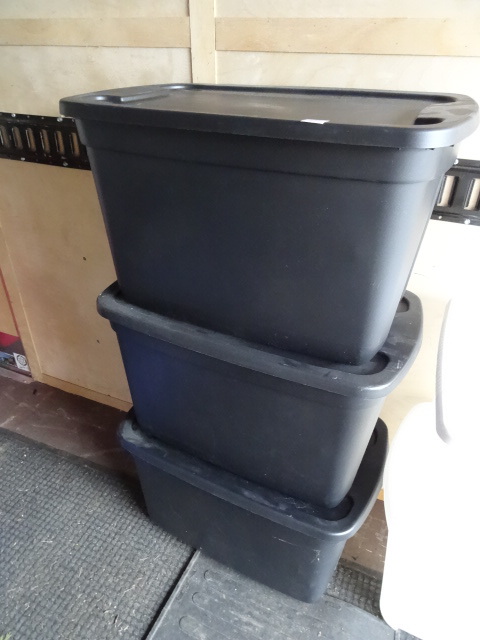 3 Sterilite 18 gal tubs