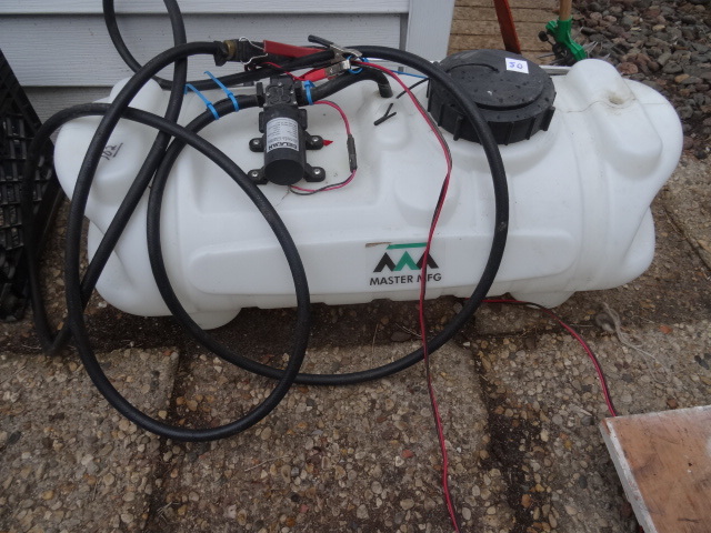 Master Mfg 12 volt electric sprayer. 15 gal. Works.