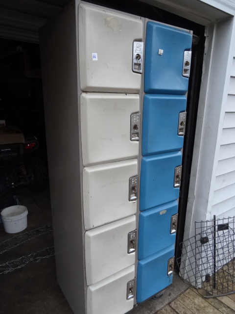 10 door bowling locker. All have keys 30 x 22 x 72