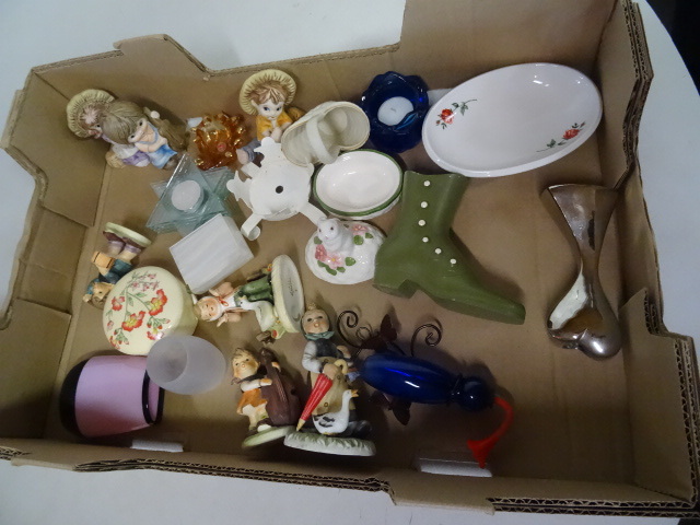 Box full of misc home dcor