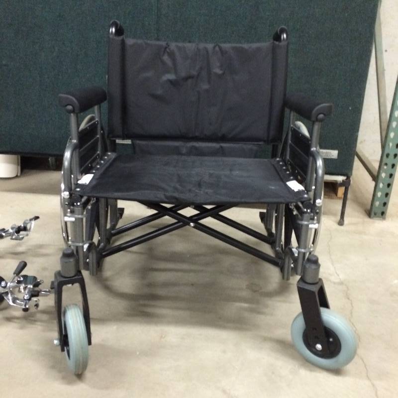 Wow Walmart Retails 1200 This Wheel Chair Is In Like New