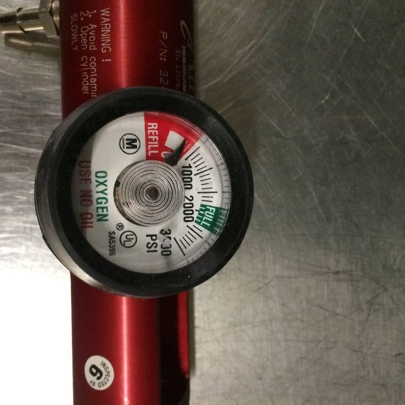 lot 6 image: Allied Healthcare Oxygen Regulator Gauge 3000 PSI Like New Condition