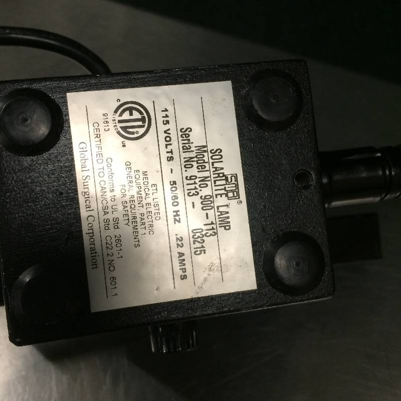 lot 15 image: SMR 900-113 Solarlite Chair  Bed Mount OR Wall Mount Flexible Gooseneck Lamp Light Ready To Use Plug In - Excellent Condition Many Uses For This Medical Grade