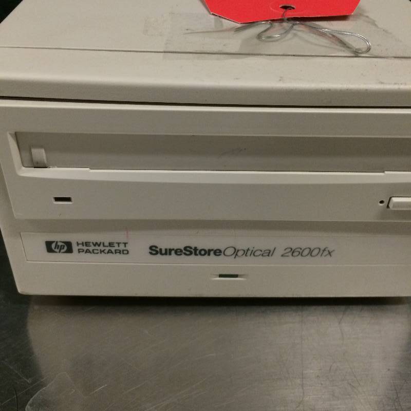 lot 20 image: WOW Retails Used $500 HP SureStore Optical 5200ex 5.2 GB MO disk drive & Cable - SCSI - External HP C1114J  Plus Extra - Excellent Condition