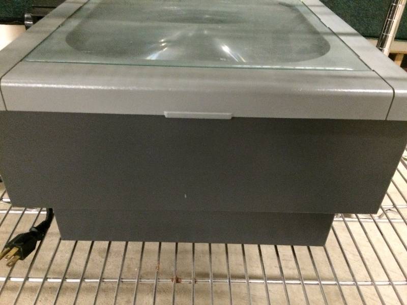 lot 35 image: 3M 9100 Portable Overhead Media Film Transparency Light Up Projector with Working Bulb - Excellent Condition