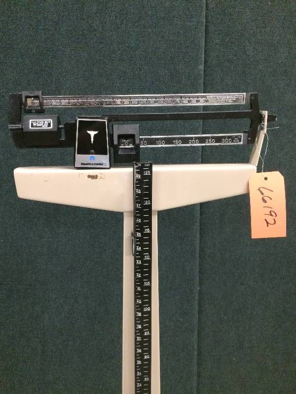 lot 56 image: Health O Meter Heavy Duty Medical Clinic Physicians 320lb Balance Beam Scale With Height Rod - Nice Condition