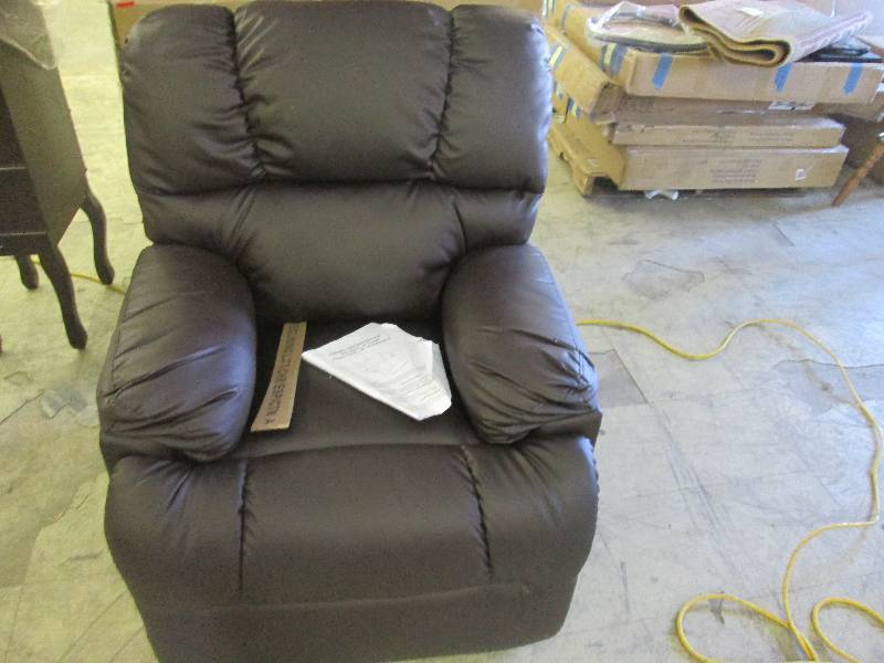 Reclining Lift Chair open box Retai...