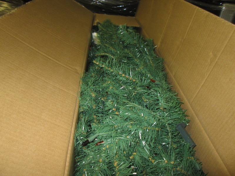 Slim Pre-lit Tree 7.5 ft open box, ...