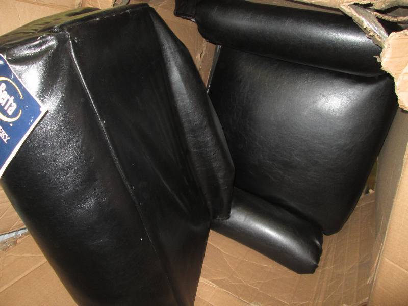 Luxury Recliner by Serta open box R...