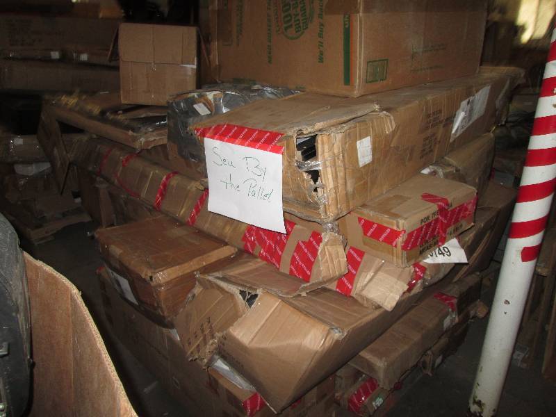 Pallet of Miscellaneous Furniture f...