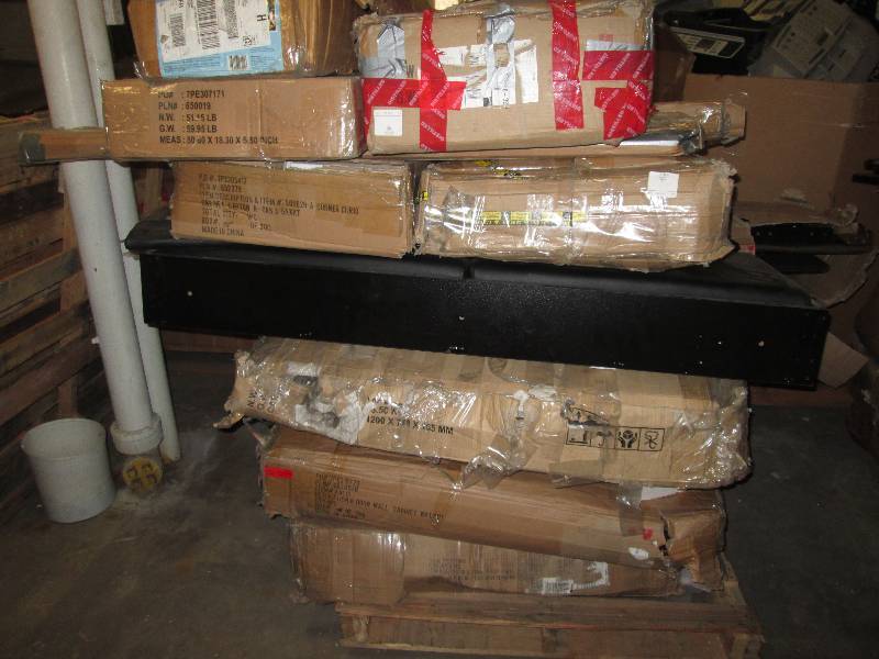 Pallet of Miscellaneous Furniture f...
