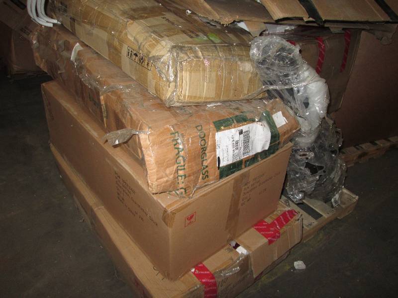 Pallet of Miscellaneous Furniture f...