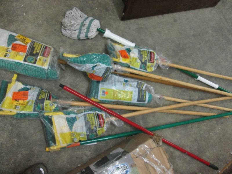 Lot of 6 Rubbermaid Commercial Micr...