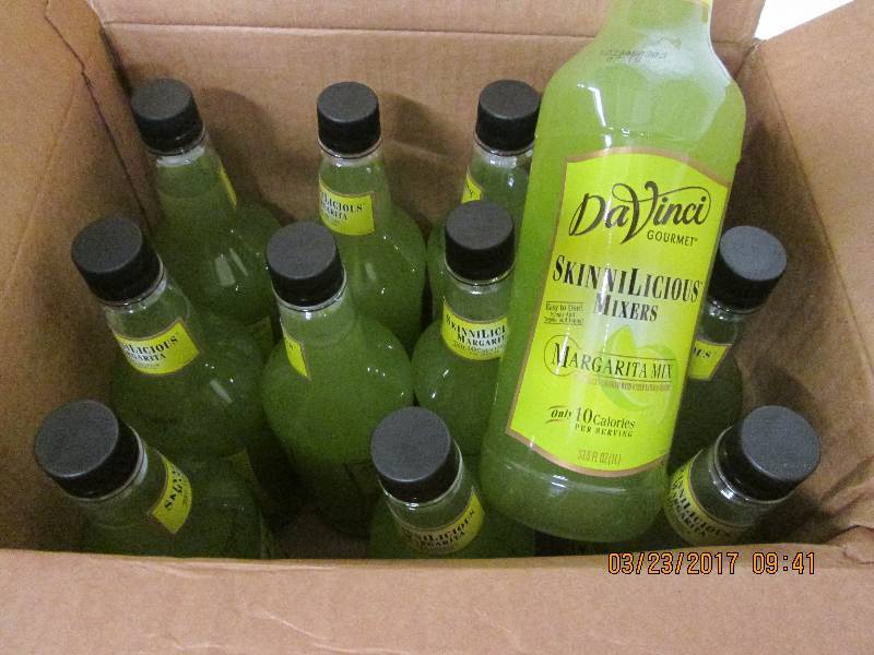 1 case of davinci gourmet skinnilic...