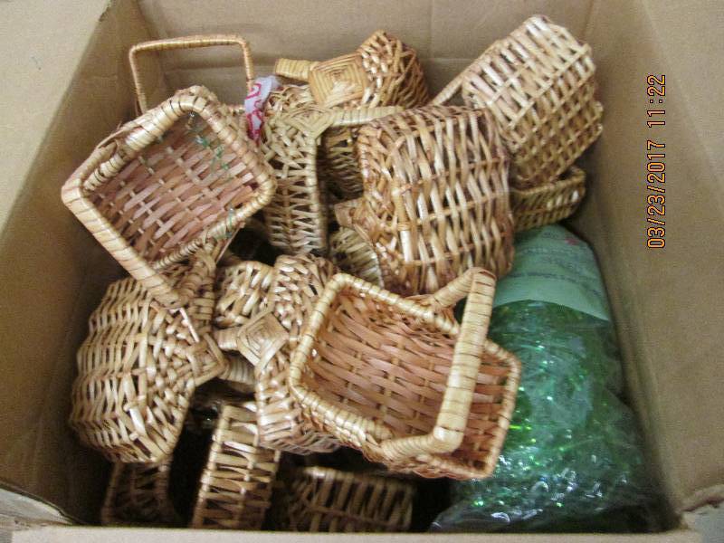 lot of small wicker baskets and soo...