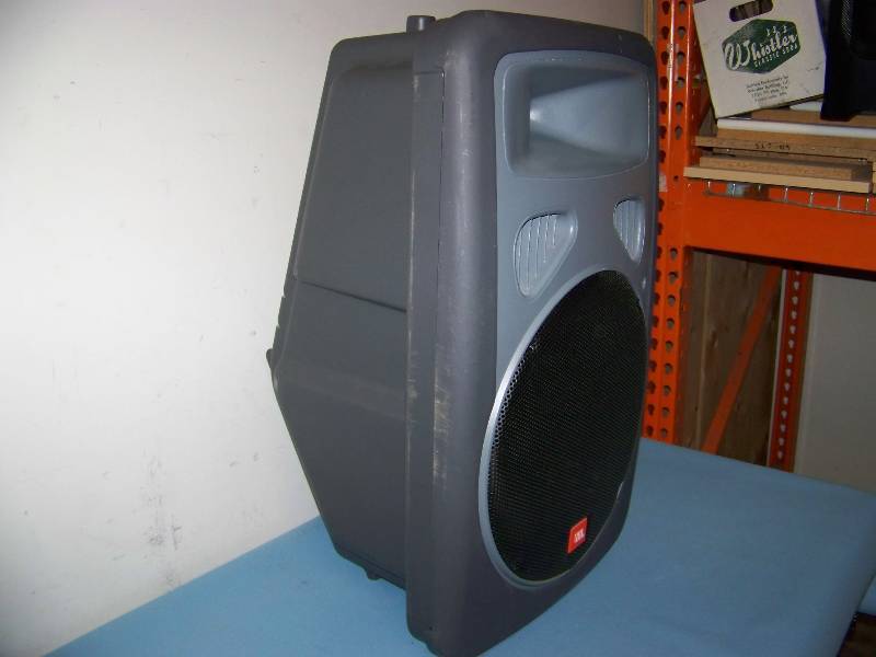 lot 32 image: JBL, EON15P-1, Professional, Powered Speaker
