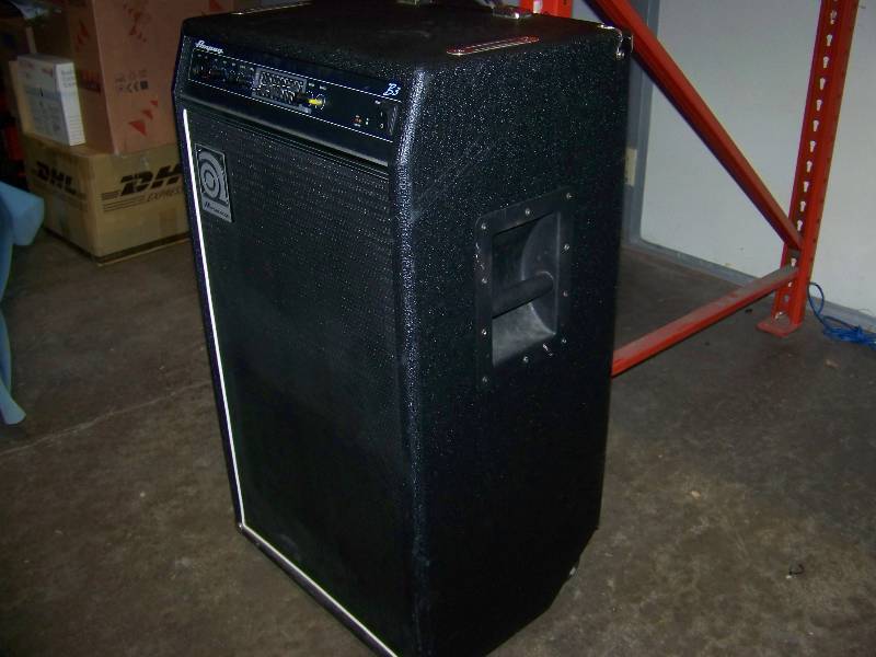 lot 33 image: Ampeg, AMPEG-B-3158, Bass Combo, Amplifier  Amp