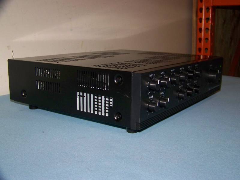 lot 103 image: TOA, 700 Series, 9-Channel, 60 Watt Mixer  Amplifier  Amp