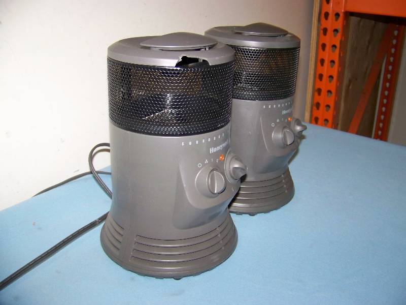 lot 149 image: (2) Honeywell (KAZ), Surround Heat, Oscillating, Room  Space Heaters