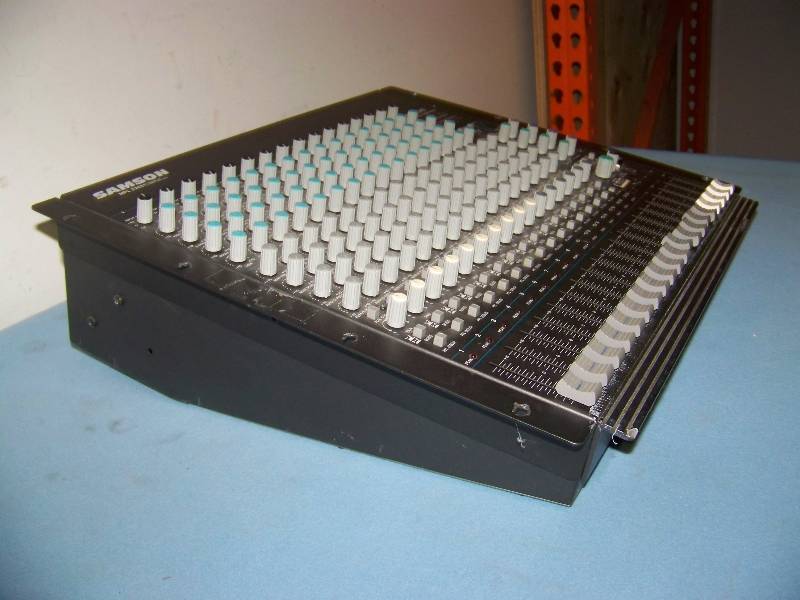 lot 31 image: Samson, MPL 2242, MicProgamLine, 22-Channel, 4 BUSS, Mixer