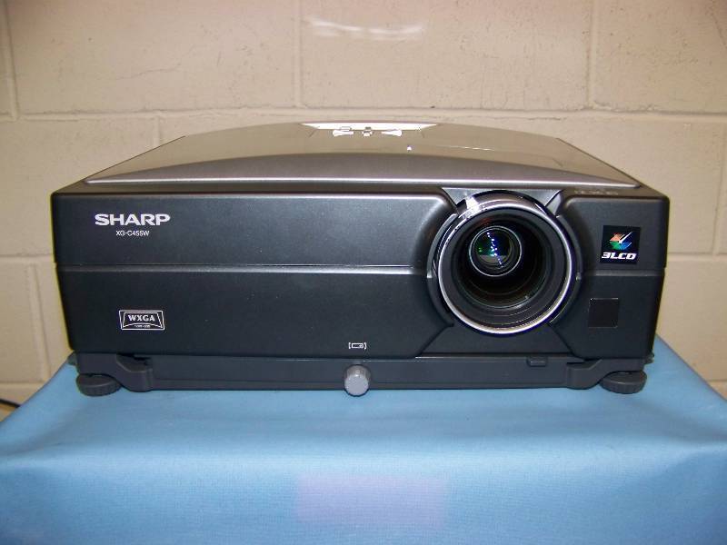lot 16 image: Sharp, XG-C455W, LCD Projector with Remote Control and Travel Bag