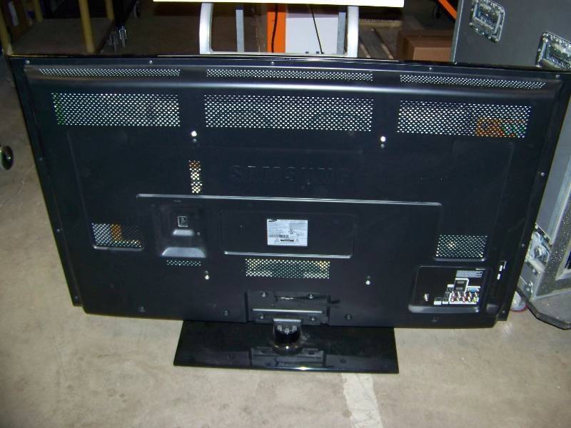 lot 159 image: 50, Samsung, HD Plasma Display  Monitor with DISPLAY ISSUES