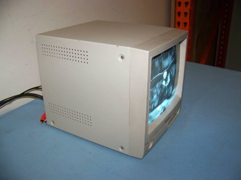 lot 121 image: Panasonic, 9, BW, Video Monitor
